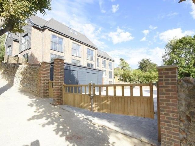 House for rent in London Borough of Croydon, Greater London