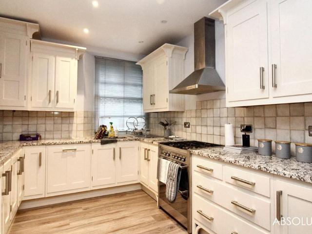 Apartment for rent in Wellswood, Torquay