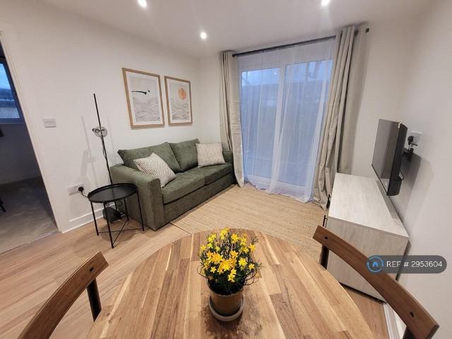 Apartment for rent in Highertown, Penweathers
