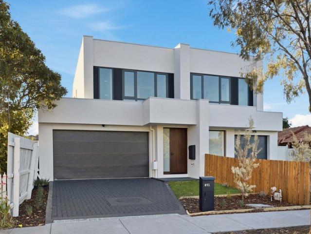Townhouse for sale in Camerons Creek, Victoria