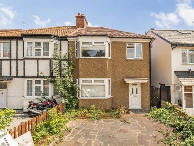House for rent in London Borough of Ealing, Greater London