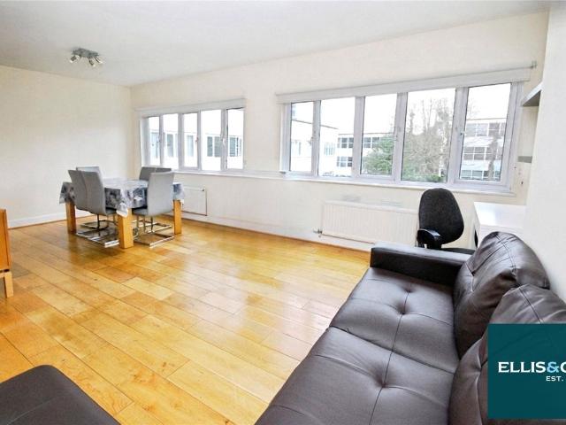 Apartment for rent in Temple Fortune, Greater London
