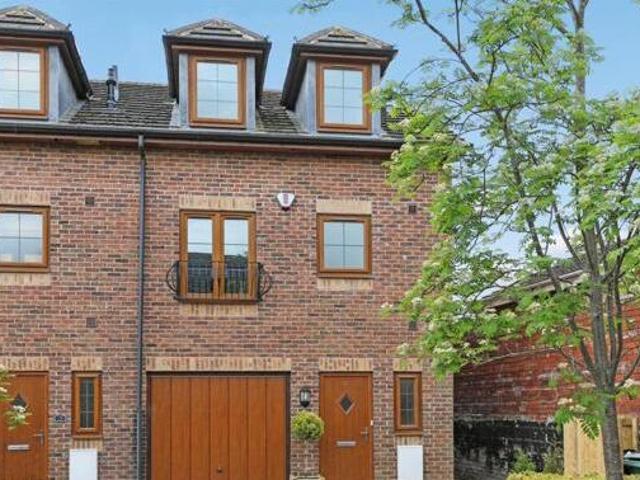 House for sale in Ossett, West Yorkshire
