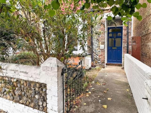 Studio for rent in Clapham, West Sussex
