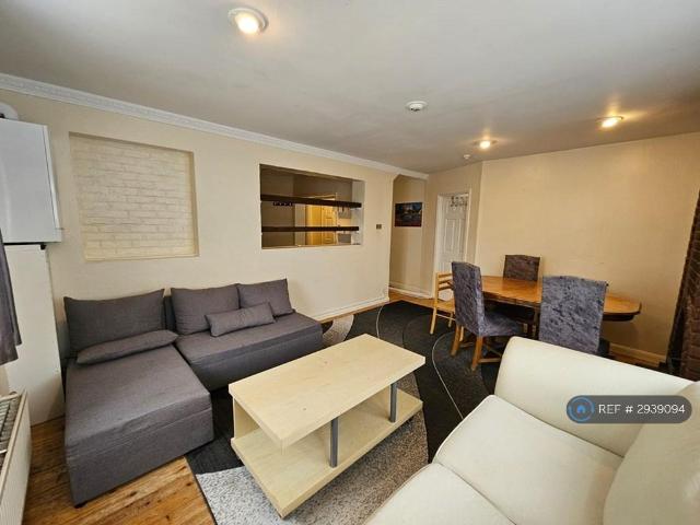 Apartment for rent in Winchmore Hill, Edmonton