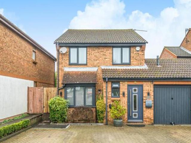House for sale in Dunstable, Central Bedfordshire