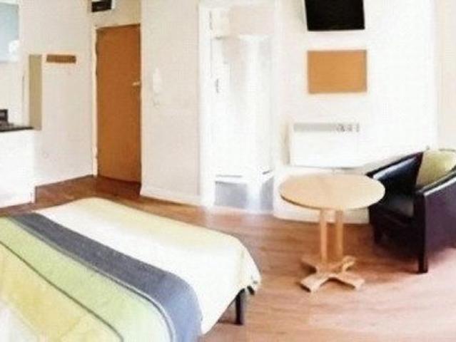 Studio for rent in Huddersfield, Kirklees