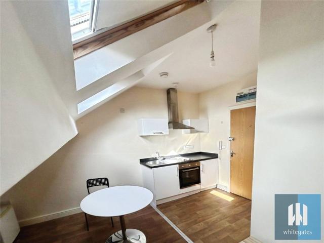 Studio for rent in Highfields, Huddersfield