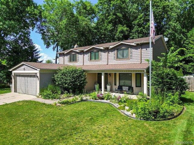 House for sale in Clinton Township