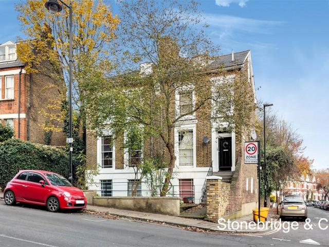 Apartment for rent in Highgate, Greater London