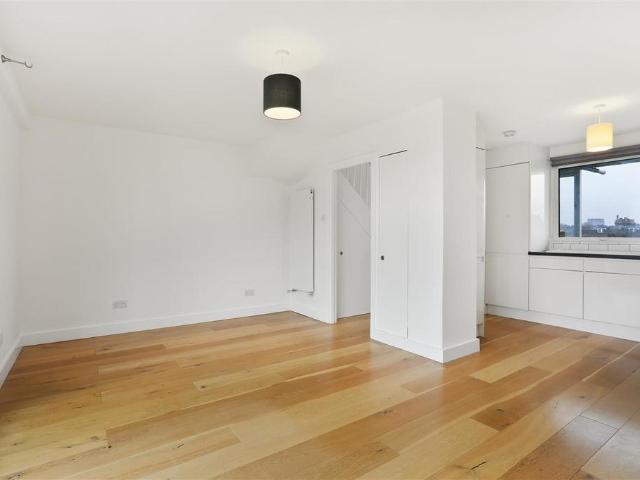 Apartment for rent in London Borough of Camden, Greater London