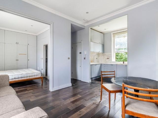 Apartment for rent in Highgate, Greater London
