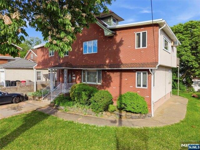 House for sale in Cliffside Park, New Jersey