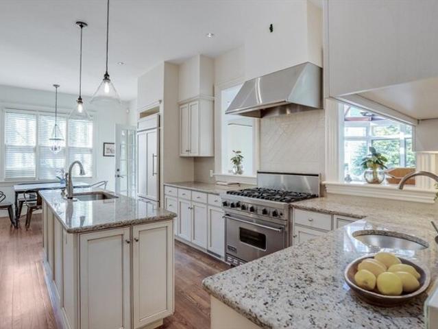 House for sale in Newton