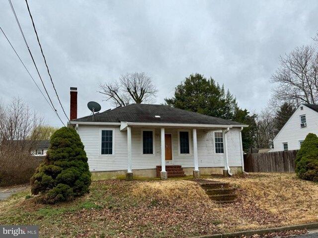 House for sale in Deepwater, New Jersey