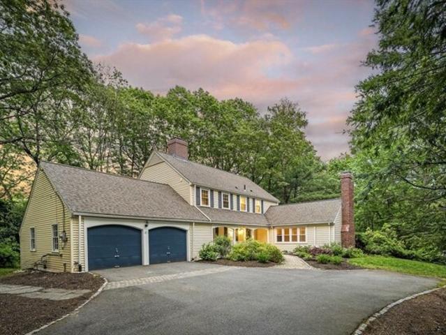 House for sale in Wayland