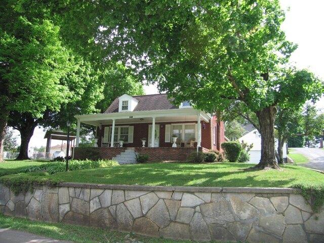 House for sale in Benton