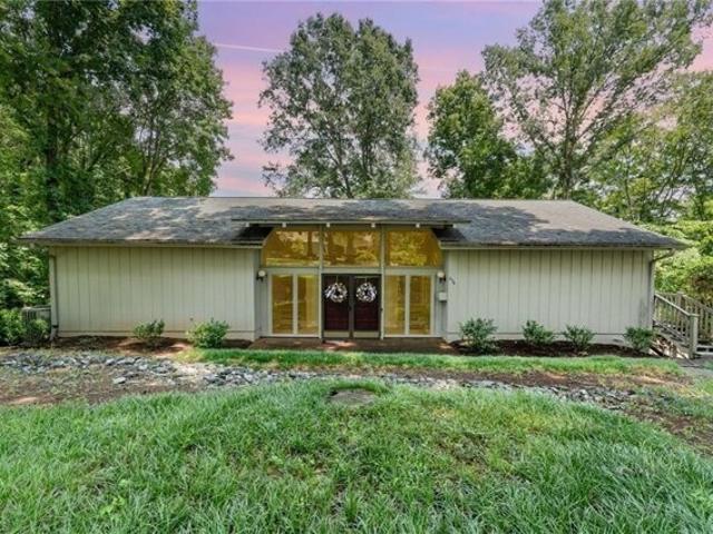 House for sale in Eden