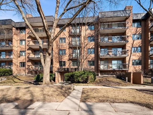 Condo for sale in Highland Park, Illinois