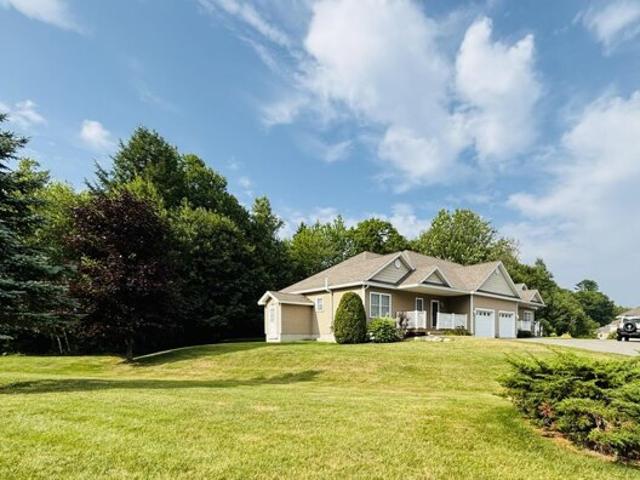 Condo for sale in Hampden