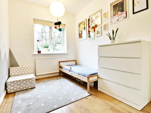 Apartment for rent in Shortlands, Greater London
