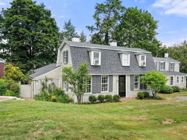House for sale in Dedham