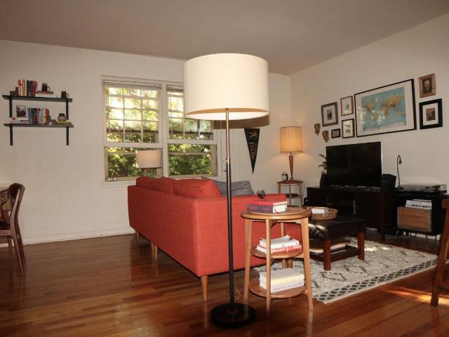 Apartment for rent in Highland Village, Saint Paul