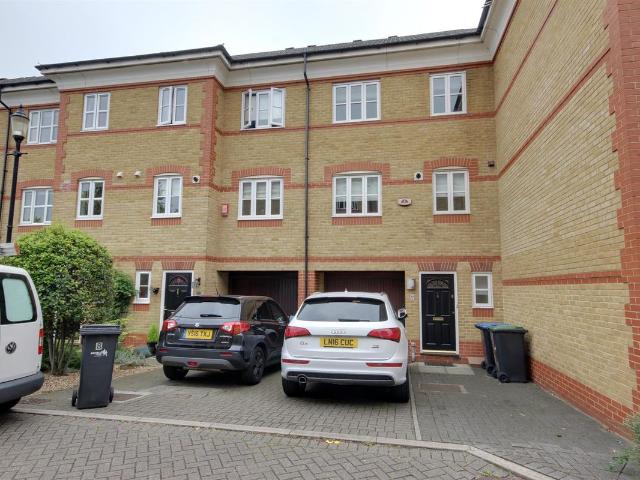 Apartment for rent in London Borough of Enfield, Greater London