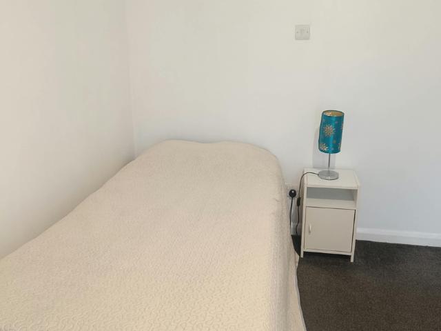 Studio for rent in London Borough of Hounslow, Heston