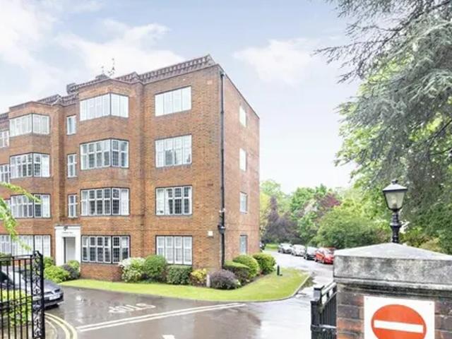 Apartment for rent in Roehampton, Greater London