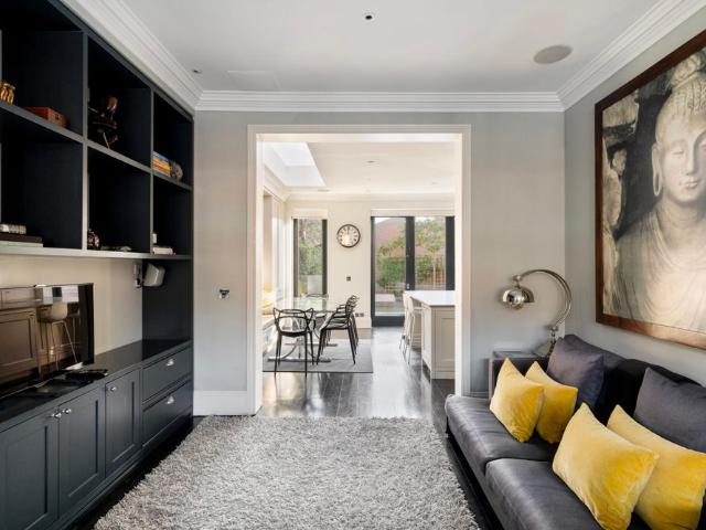 Townhouse for rent in North Kensington, Isle Of Man