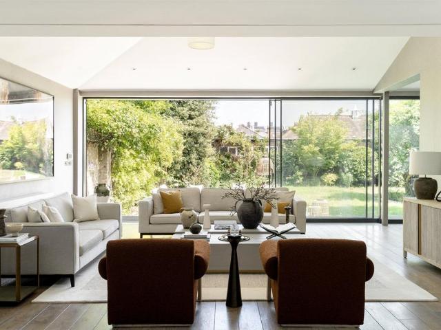 House for rent in North Kensington, Greater London