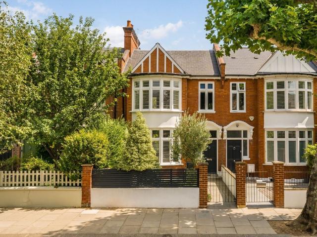 House for rent in North Kensington, Greater London