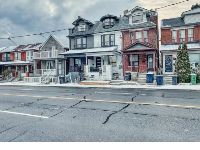 Room for rent in Woburn, Ontario