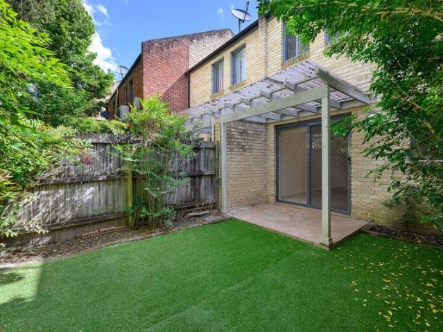 Townhouse for rent in Wahroonga, Sydney
