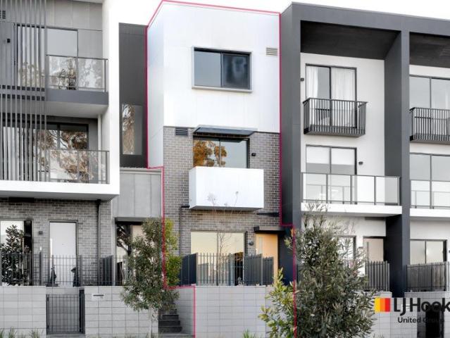 Townhouse for rent in Edmondson Park, Sydney