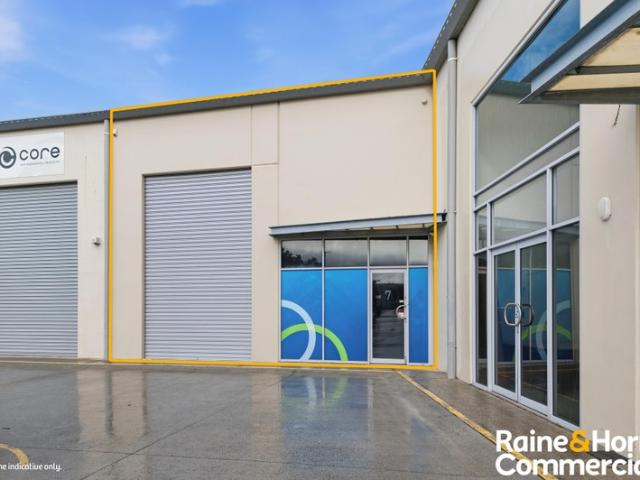Warehouse for rent in Toombul, Queensland