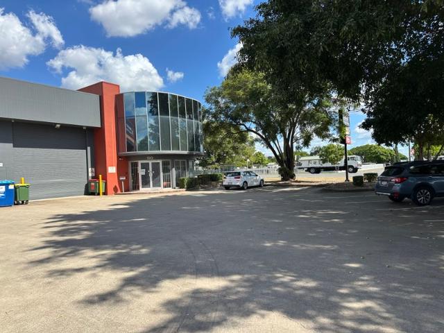 Warehouse for rent in Toombul, Queensland
