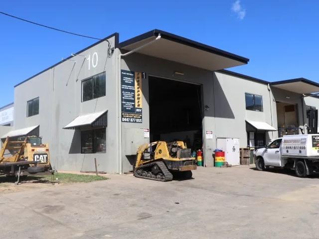 Warehouse for sale in Kings Creek, Queensland