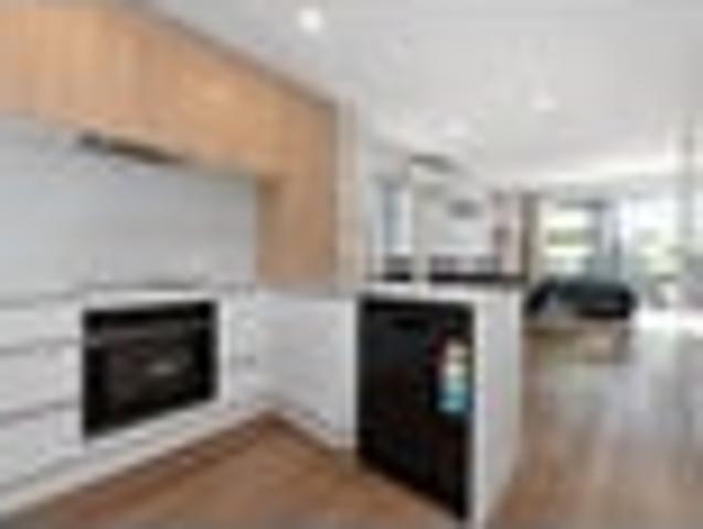 Townhouse for sale in Oratia