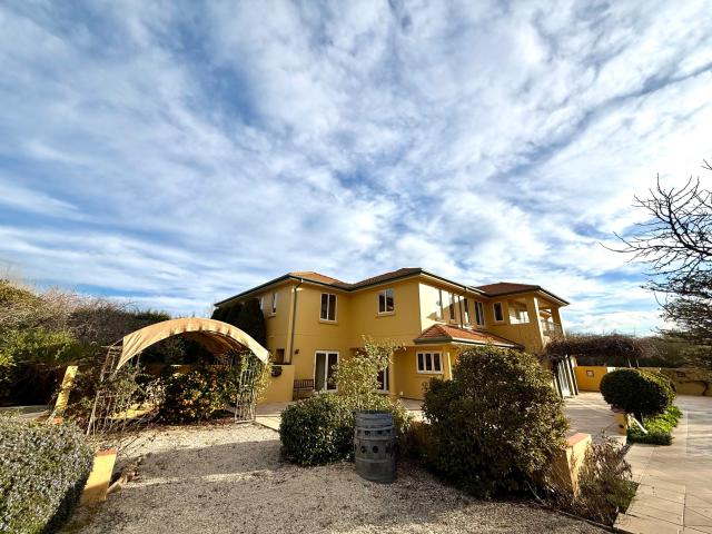 House for rent in Chaslands, Canterbury