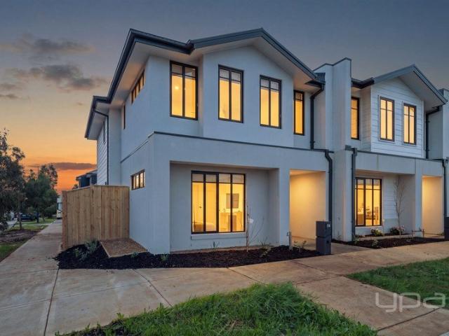Townhouse for sale in Camerons Creek, Victoria