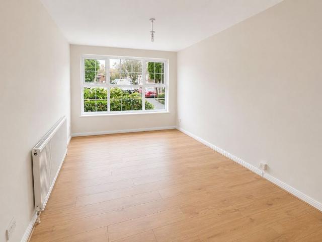Apartment for rent in Woodcote, Epsom