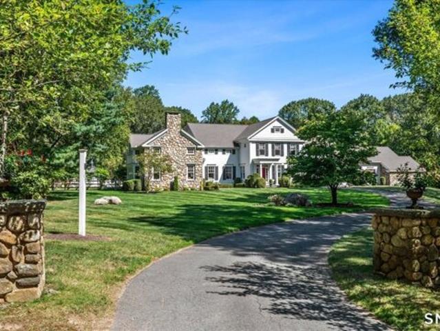House for sale in Simsbury, Connecticut