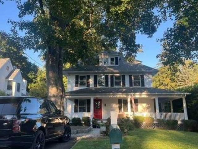 House for sale in Old Greenwich, Greenwich