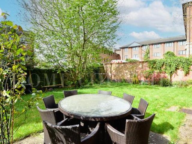 House for sale in Potters Bar, Hertfordshire