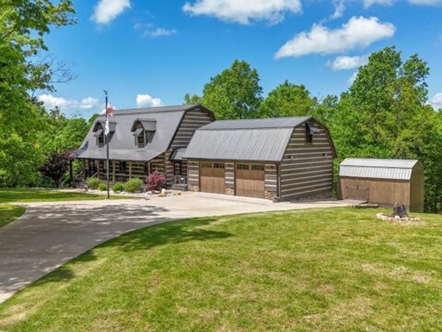 House for sale in Waverly