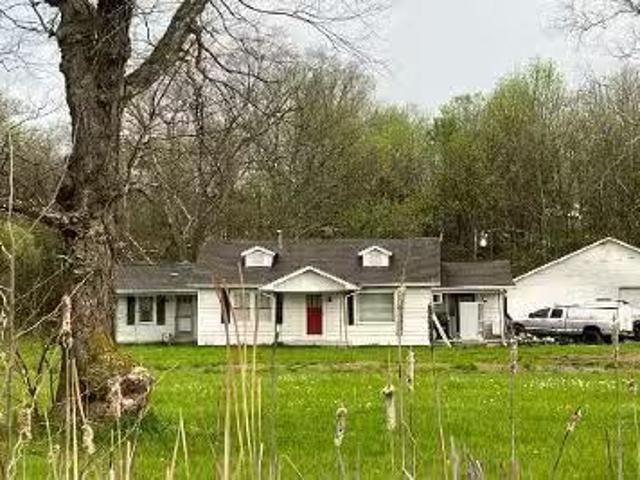 House for sale in Scottsburg