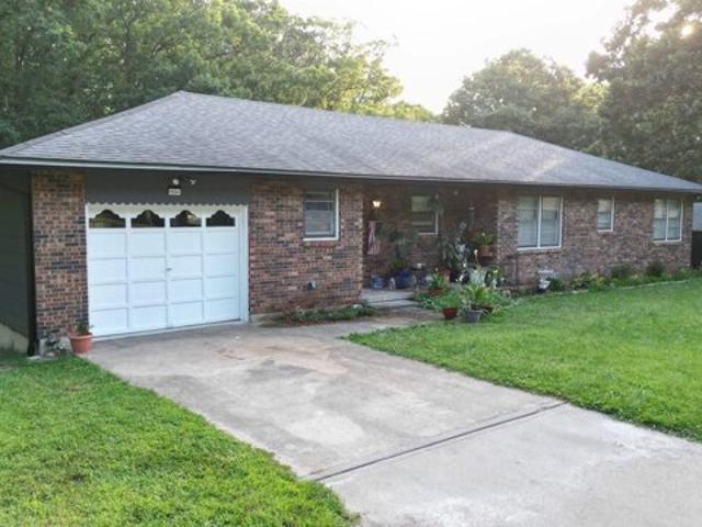 House for sale in Cole Camp