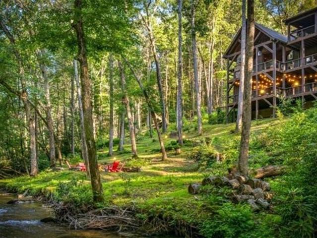 House for sale in Blue Ridge